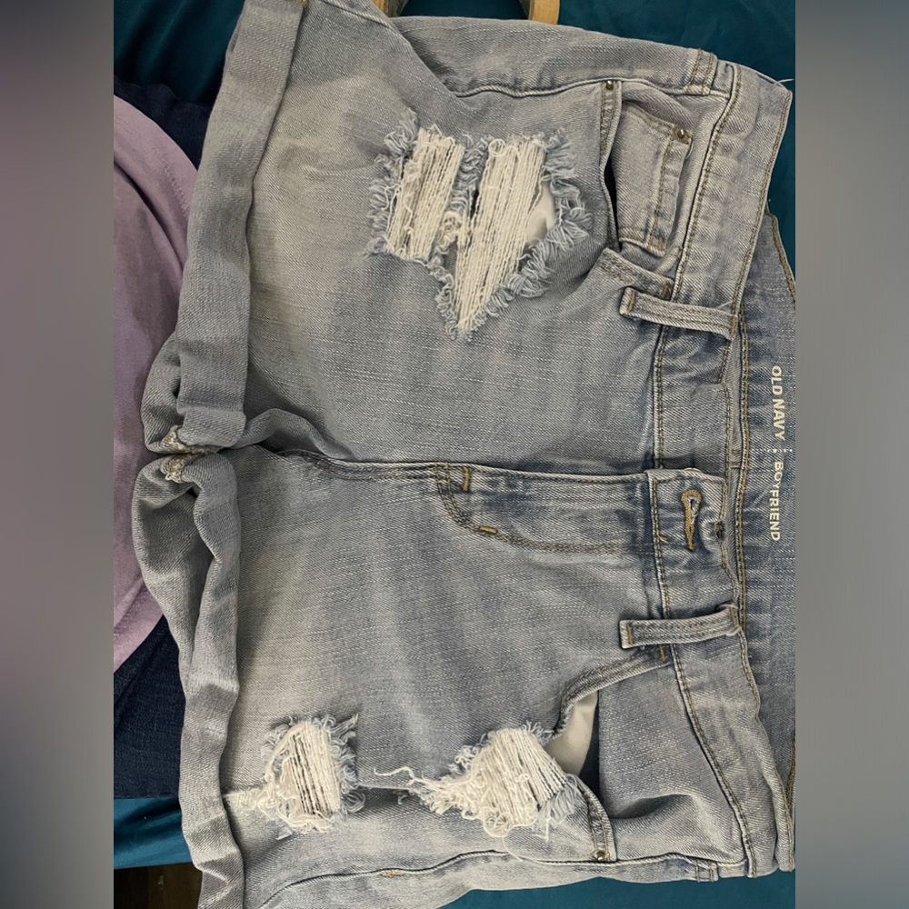 Old Navy ladies Jean shorts size 12 boyfriend ripped style - Picture 3 of 5